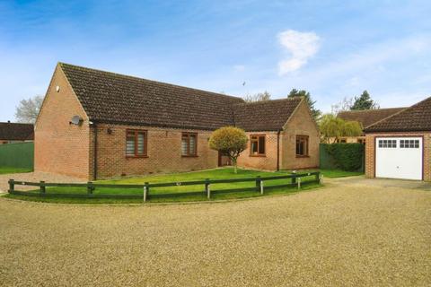 3 bedroom detached bungalow for sale, Gordon Fuller Close, Thetford IP26