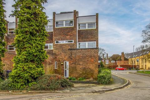 3 bedroom townhouse for sale, St. Marks Court, Cambridge