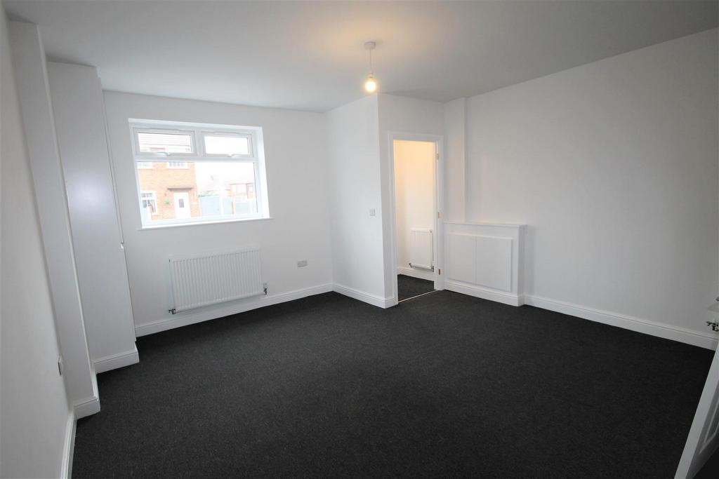 Partington Lane, Swinton, Manchester 1 bed flat £750 pcm (£173 pw)