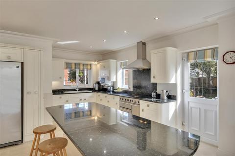 5 bedroom detached house for sale, Horsebridge Road, Minsterley, Shrewsbury