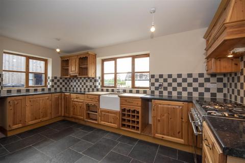 4 bedroom detached house for sale - Four Crosses, Llanymynech
