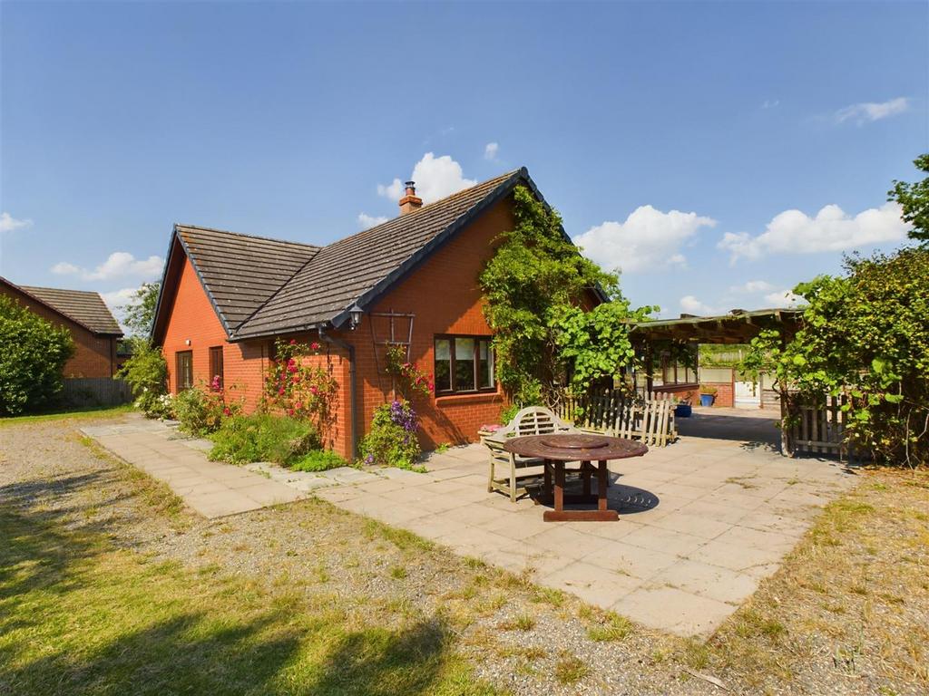 CAM01555 G0-PR0040-STILL018.jpg