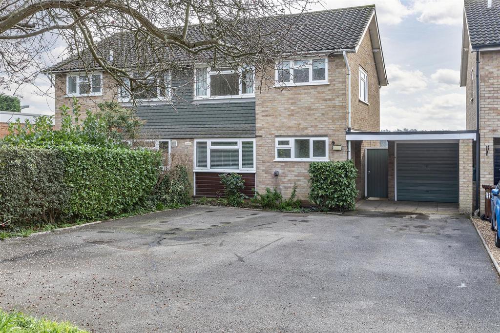 Brox Road, Ottershaw 3 bed semidetached house for sale £550,000