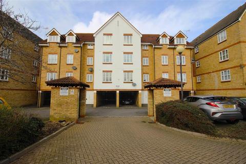 1 bedroom apartment to rent, Highgrove Mews, Grays RM17