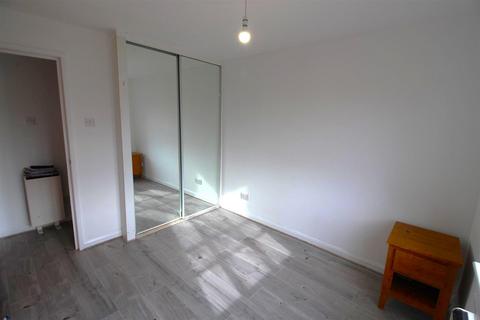 1 bedroom apartment to rent, Highgrove Mews, Grays RM17