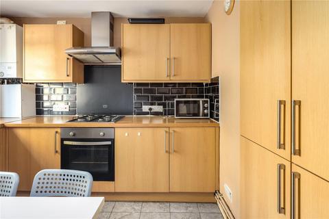 3 bedroom apartment to rent - Buxton Drive, London E11