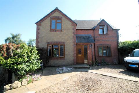 4 bedroom detached house for sale, Cae Bitra Cottage, Churchstoke, Powys