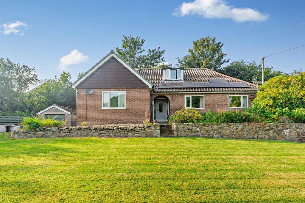 Watergate Street, Llanfair Caereionion 4 bed detached house for sale