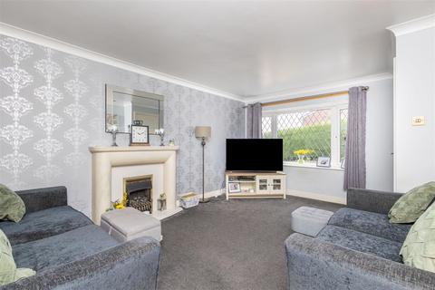 4 bedroom semi-detached house for sale - Greenfield View, Leeds LS25