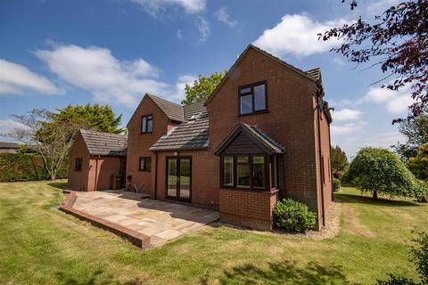 3 bedroom detached house for sale, Tyr-Onen, Hengoed, Oswestry