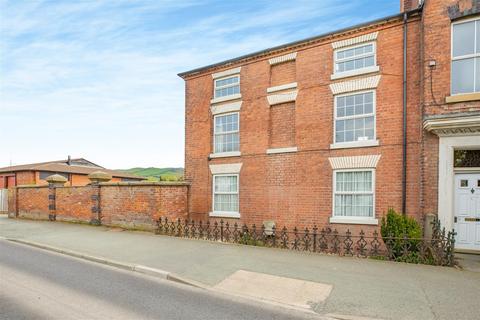 4 bedroom semi-detached house for sale, Parkside, Llanidloes Road, Newtown