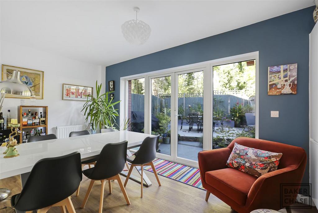 Forty Hill, Enfield EN2 4 bed townhouse for sale £699,500