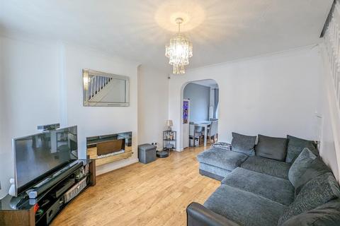 2 bedroom mews for sale, Bexhill Drive, Leigh