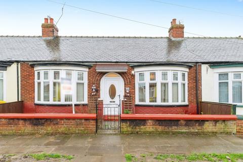 2 bedroom bungalow for sale - Highfield Road, Middlesbrough TS4