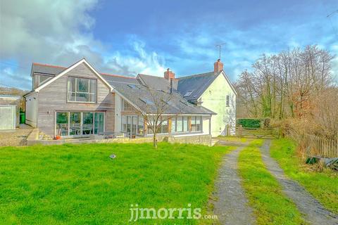5 bedroom property with land for sale, Boncath