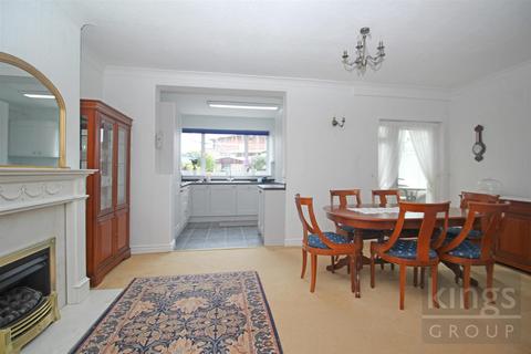 3 bedroom end of terrace house for sale, Hillside Crescent, Cheshunt, Waltham Cross