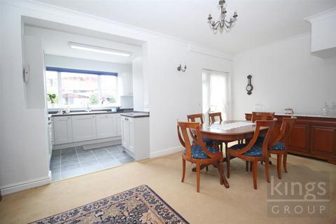 42 Hillside Crescent, Cheshunt, Waltham Cross, EN8 8PW