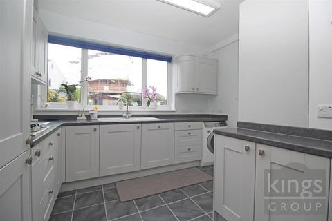 42 Hillside Crescent, Cheshunt, Waltham Cross, EN8 8PW