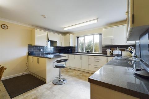 6 bedroom semi-detached house for sale, Pembrey