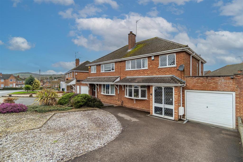 Hazeldene Road, Halesowen, B63 4LD 3 bed semidetached house for sale