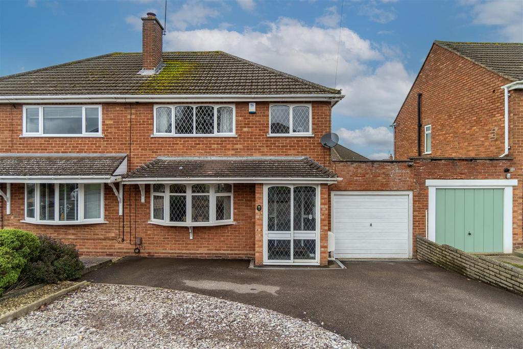 Hazeldene Road, Halesowen, B63 4LD 3 bed semidetached house for sale