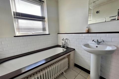 32 Station Road, Burnham-on-crouch, CM0 8BQ