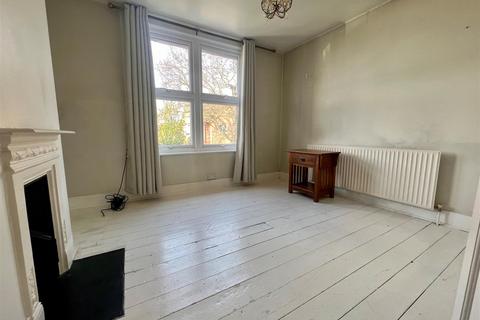 32 Station Road, Burnham-on-crouch, CM0 8BQ