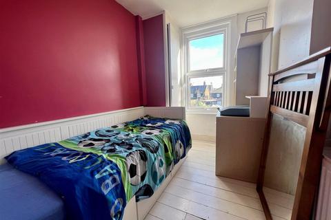 32 Station Road, Burnham-on-crouch, CM0 8BQ