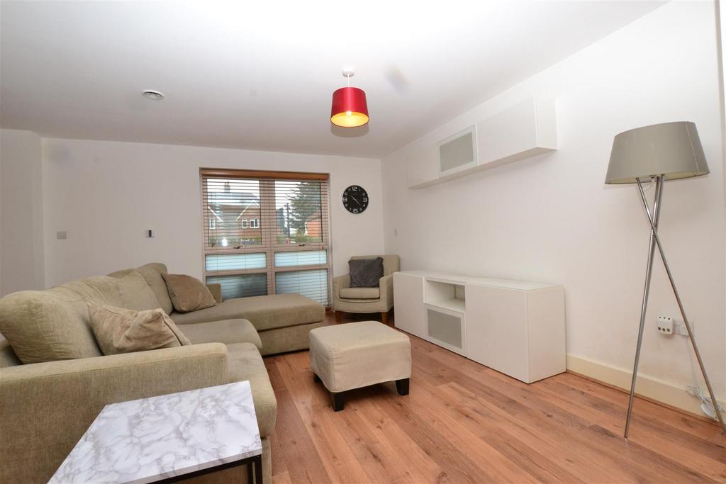 Flat 1 Apus House (10).JPG