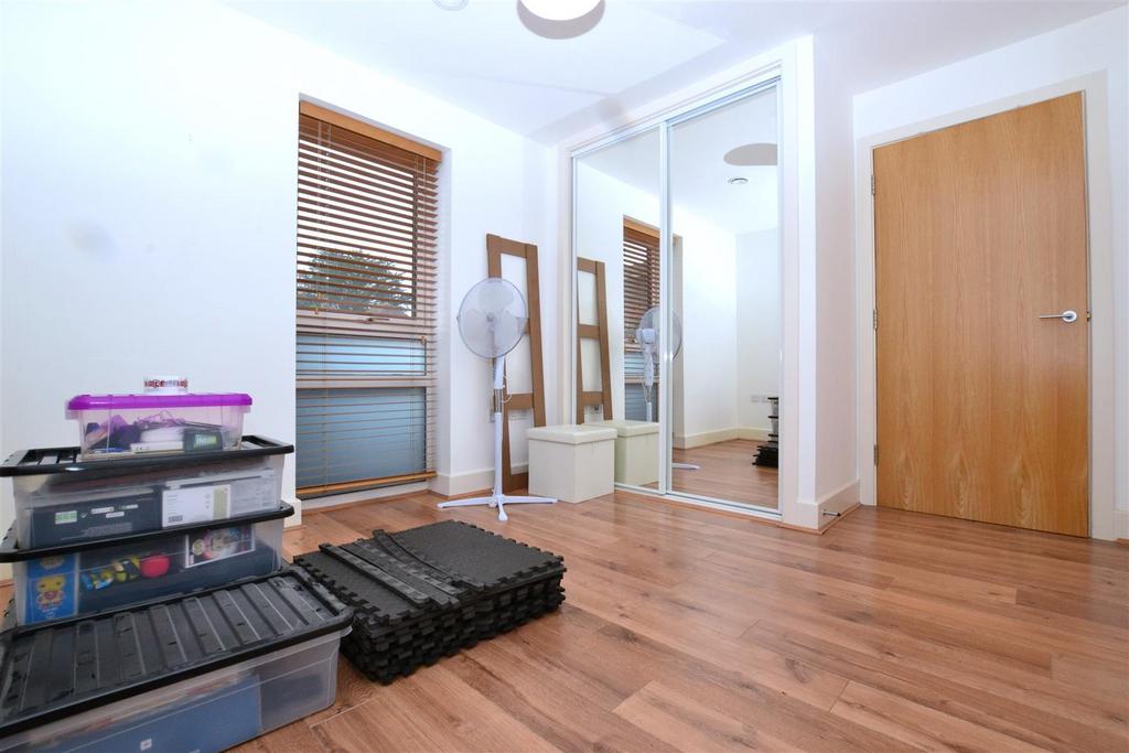 Flat 1 Apus House (4).JPG