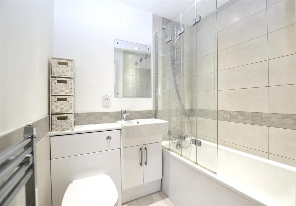 Flat 1 Apus House (6).JPG