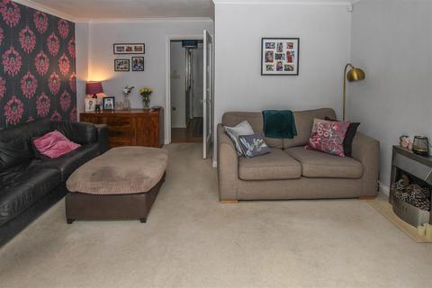 3 bedroom terraced house for sale, Swan Walk, Kelvedon Hatch, Brentwood