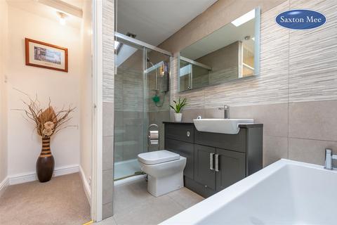 8 Willow Crescent, Chapeltown, Sheffield, S35 1QS