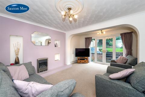 8 Willow Crescent, Chapeltown, Sheffield, S35 1QS