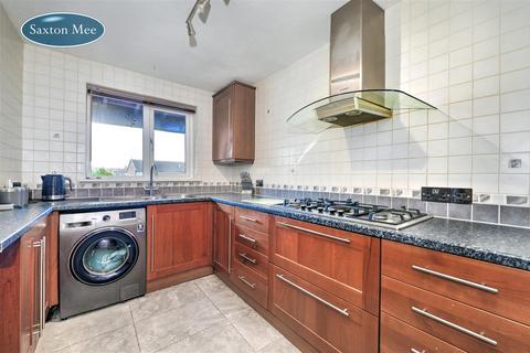 8 Willow Crescent, Chapeltown, Sheffield, S35 1QS