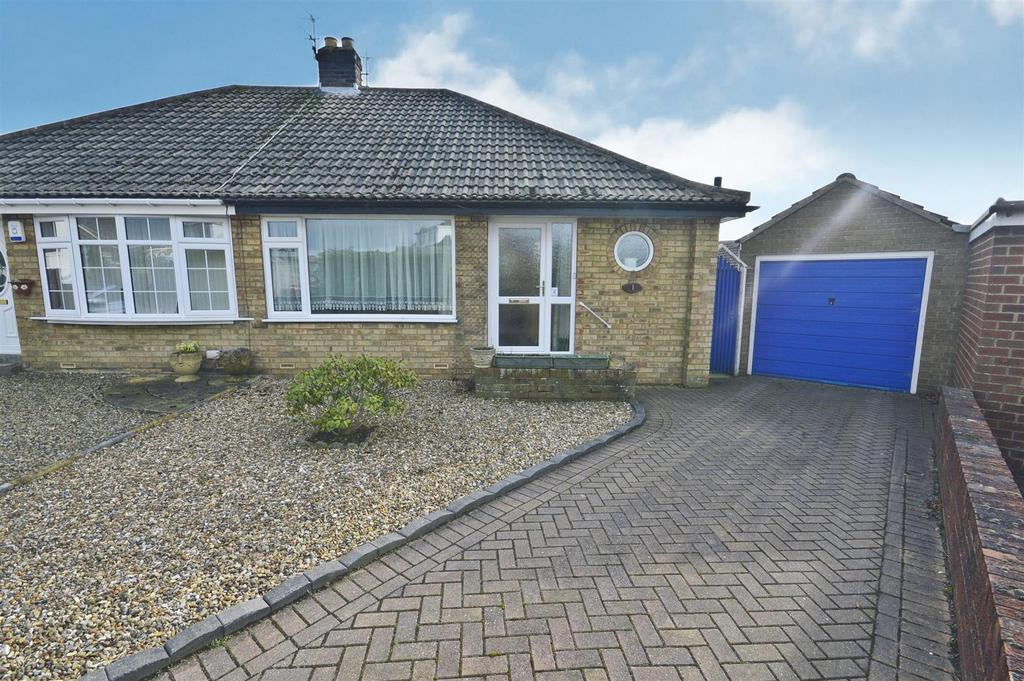 Green Park Avenue, Scarborough YO11 2 bed semidetached bungalow for