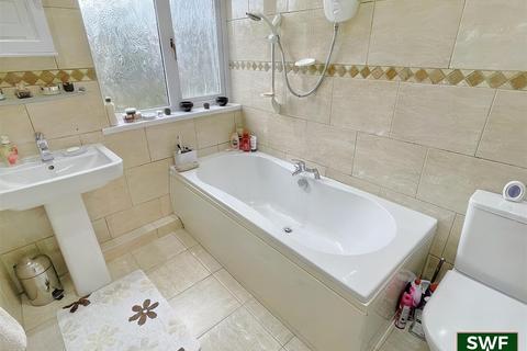 8 Derby Avenue, Wolverhampton, WV6 9JR