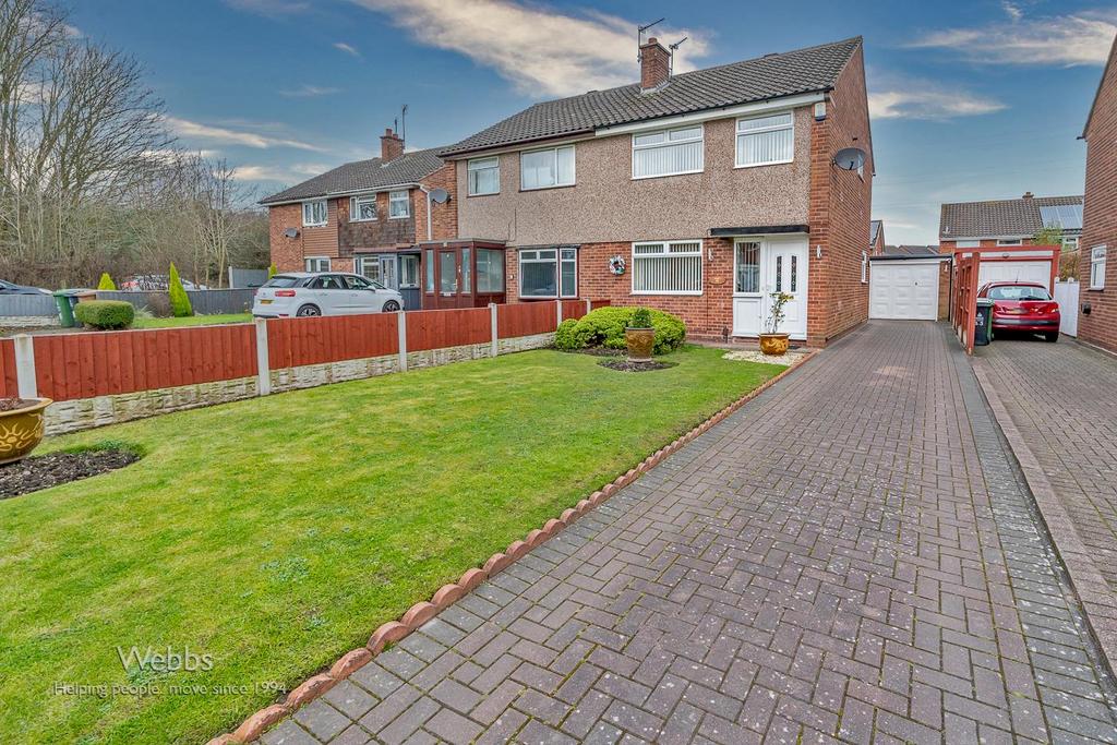 Armstrong Drive, Walsall WS2 3 bed semidetached house for sale £230,000