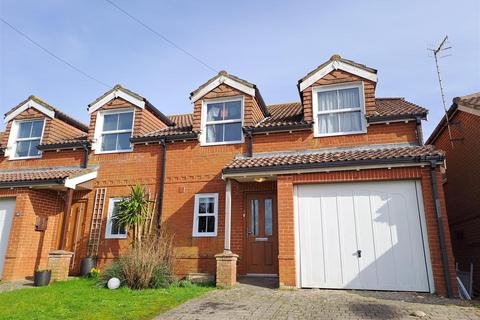 4 bedroom house for sale, Kevin Gardens, Brighton