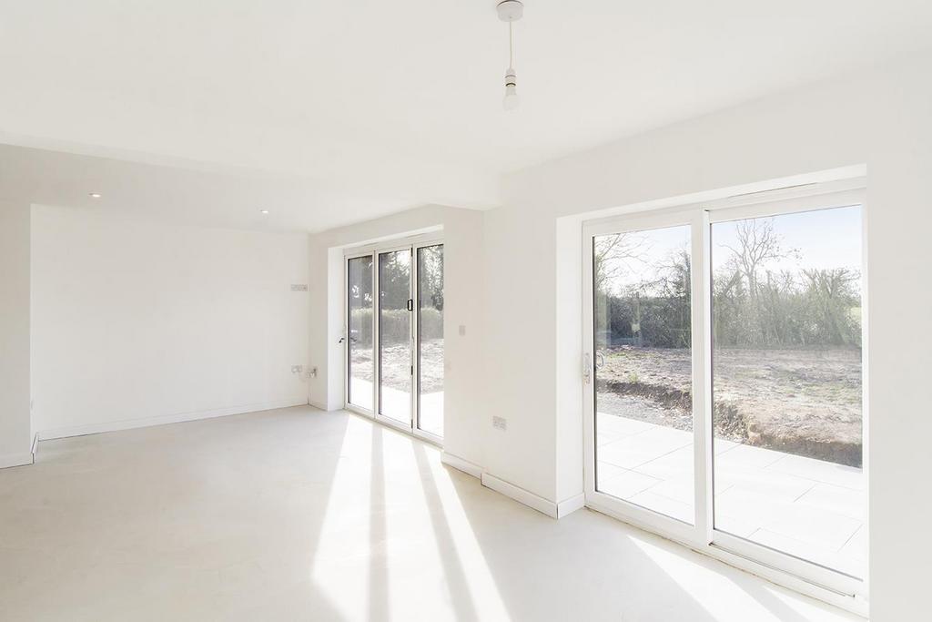 Day Room &amp; Dining Room