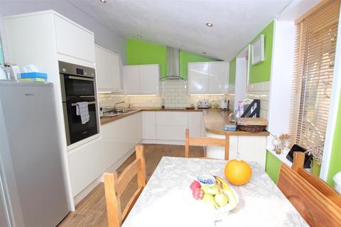 3 bedroom detached house for sale - Harrogate Road, Bradford