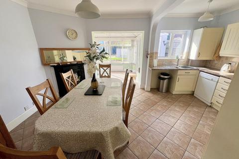 4 bedroom bungalow for sale, Heather View Road, Branksome, Poole, BH12