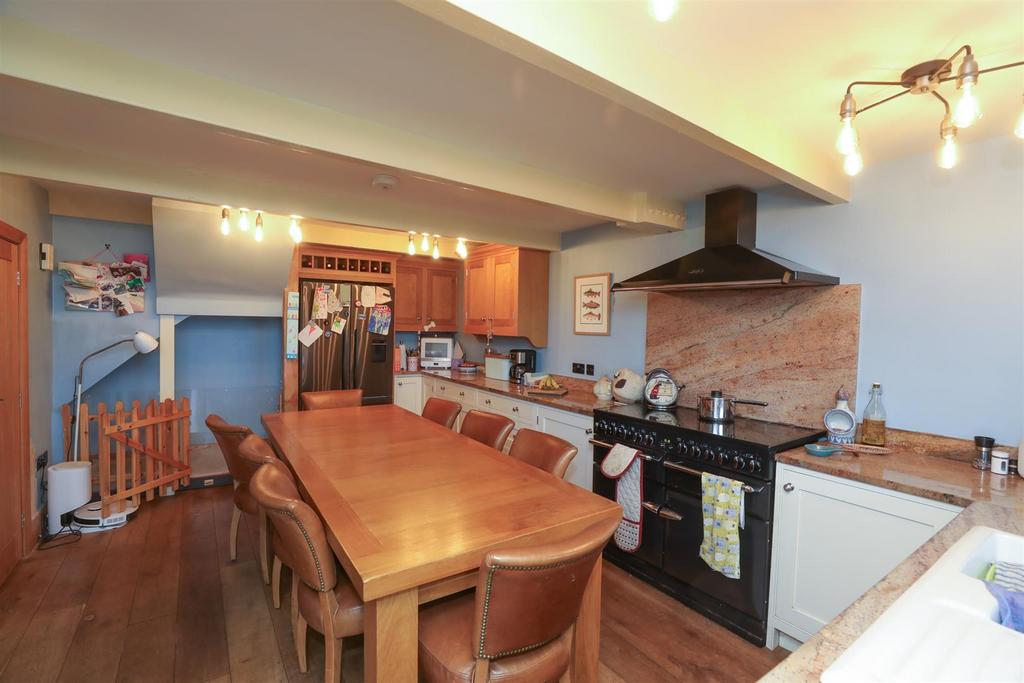 Dining kitchen