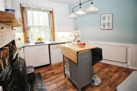 6 Acre Lane, Eccleshill, Bradford, BD2 2EH