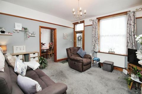 6 Acre Lane, Eccleshill, Bradford, BD2 2EH