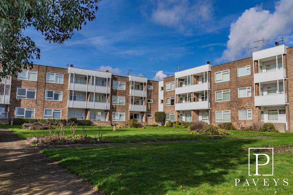 COMMUNAL GARDENS &amp; PARKING