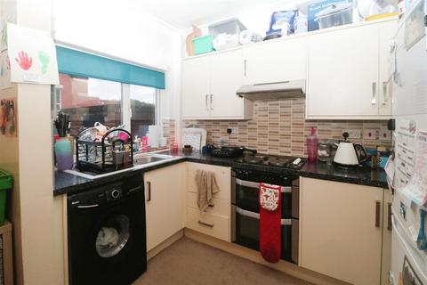 3 bedroom semi-detached house for sale, Larchfield Road, Balby, Doncaster