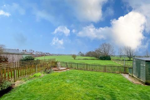 4 bedroom semi-detached house for sale, Highmoor Lane, Cleckheaton