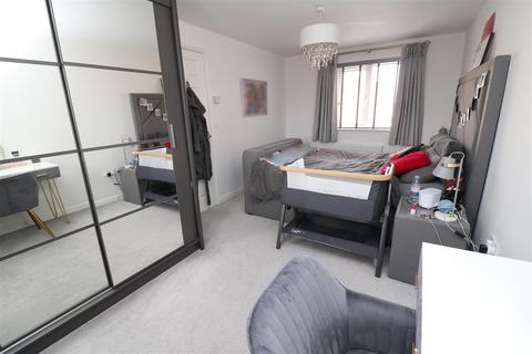 22 Hobson Way, Rotherham, S65 3SY
