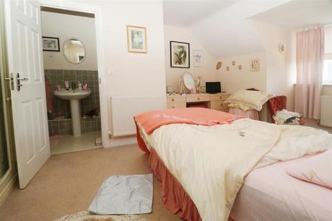 22 Sunflower Gardens, Bessacarr, Doncaster, DN4 7DR